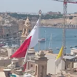 Tower דירה בירגו
